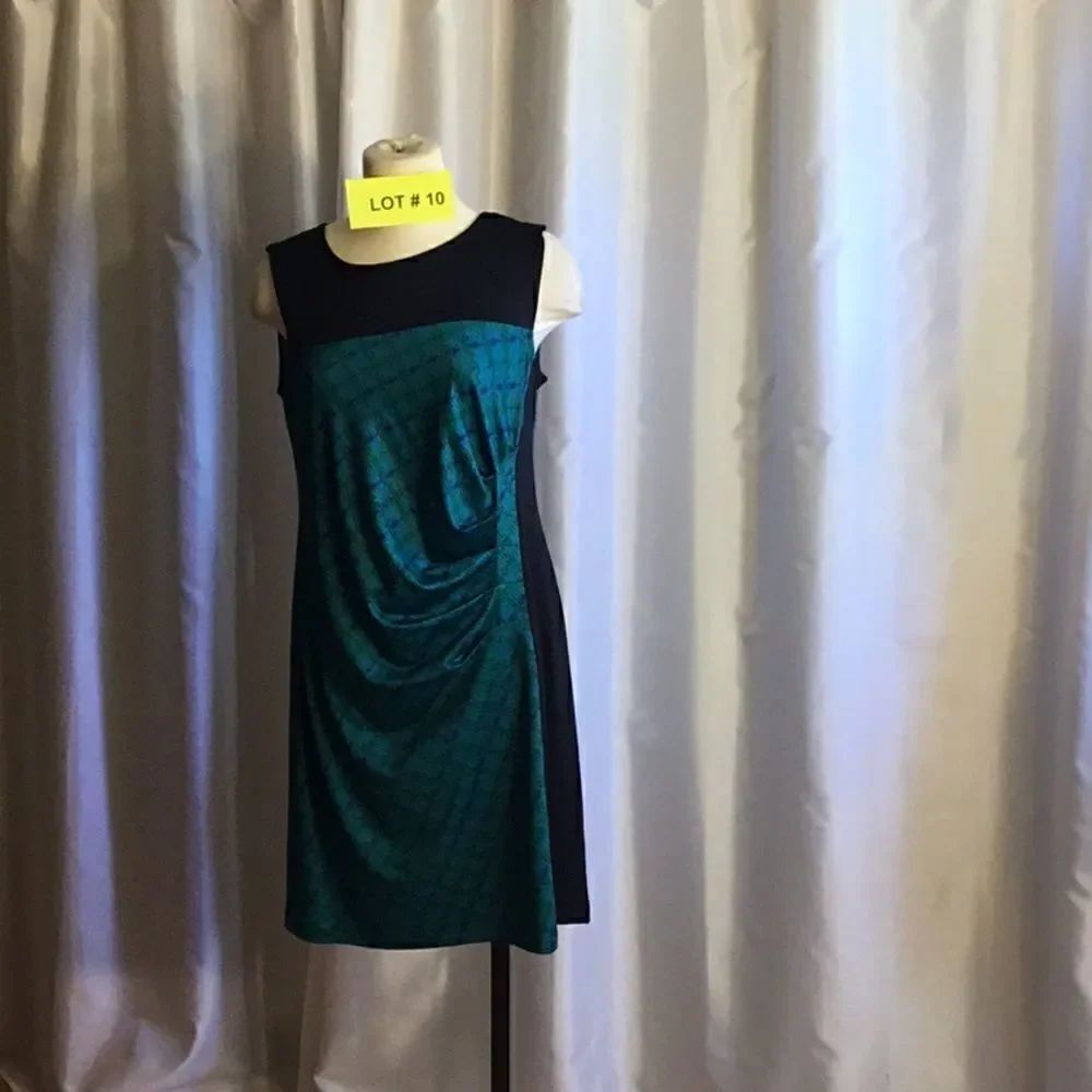 NWOT sleeveless dress in pull on style in medium